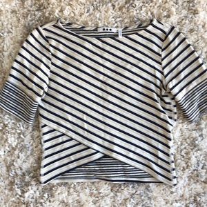 Three dots cropped shirt